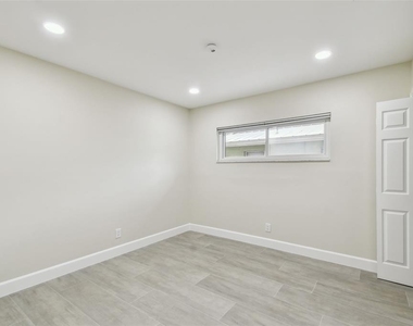 3938 Versailles Drive - Photo Thumbnail 37