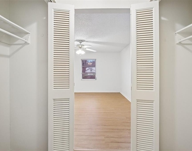 3212 38th Way S - Photo Thumbnail 9