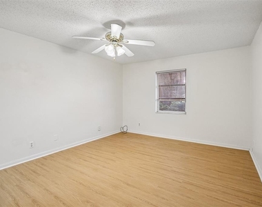 3212 38th Way S - Photo Thumbnail 7