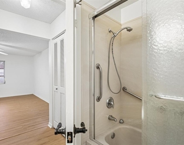 3212 38th Way S - Photo Thumbnail 11