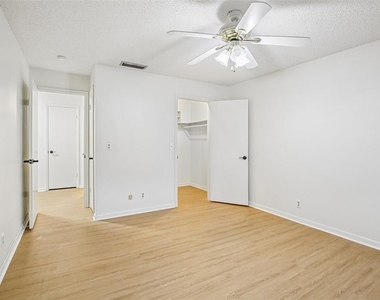 3212 38th Way S - Photo Thumbnail 13