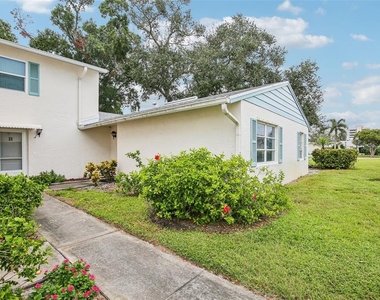 3212 38th Way S - Photo Thumbnail 1
