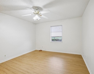 3212 38th Way S - Photo Thumbnail 12