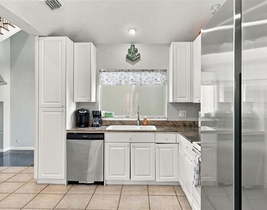314 10th Avenue - Photo Thumbnail 8