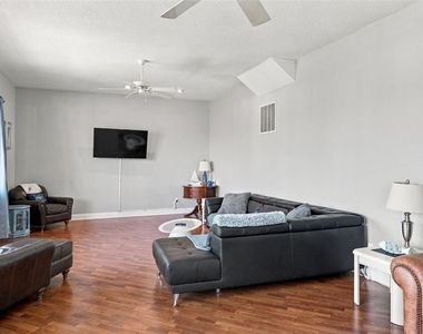 314 10th Avenue - Photo Thumbnail 18