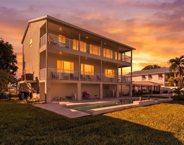 314 10th Avenue - Photo Thumbnail 1