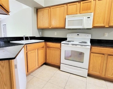 30911 Midtown Court - Photo Thumbnail 7