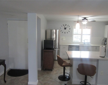 875 S Village Drive N - Photo Thumbnail 11