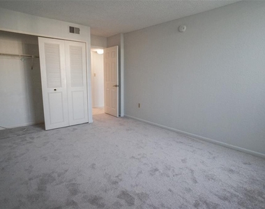 400 Island Way - Photo Thumbnail 17