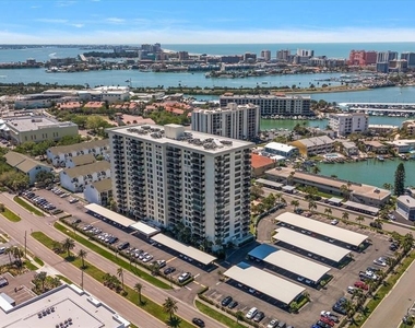 400 Island Way - Photo Thumbnail 21
