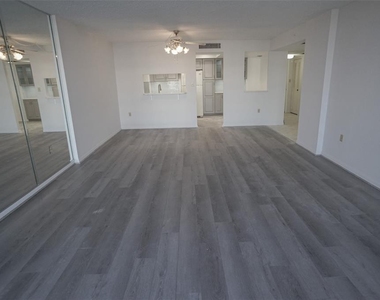 400 Island Way - Photo Thumbnail 8