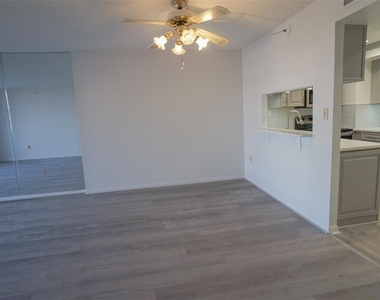 400 Island Way - Photo Thumbnail 7