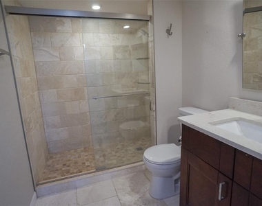 400 Island Way - Photo Thumbnail 18