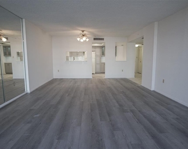 400 Island Way - Photo Thumbnail 9