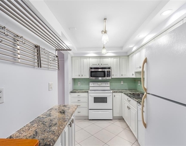 255 Dolphin Point - Photo Thumbnail 32
