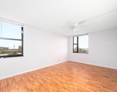 255 Dolphin Point - Photo Thumbnail 6