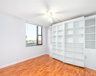 255 Dolphin Point - Photo Thumbnail 54