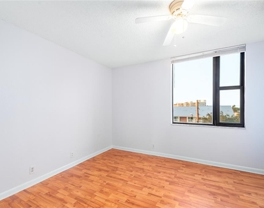 255 Dolphin Point - Photo Thumbnail 53