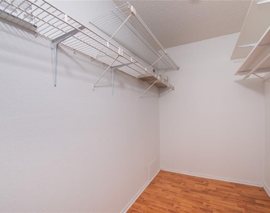 255 Dolphin Point - Photo Thumbnail 25
