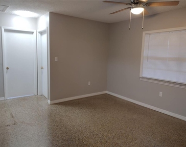 431 Highland Drive - Photo Thumbnail 4
