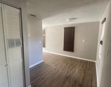 543 Tomoka Road - Photo Thumbnail 2