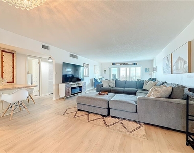 400 64th Avenue - Photo Thumbnail 4