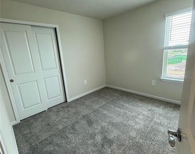 2135 Southbury Drive - Photo Thumbnail 6