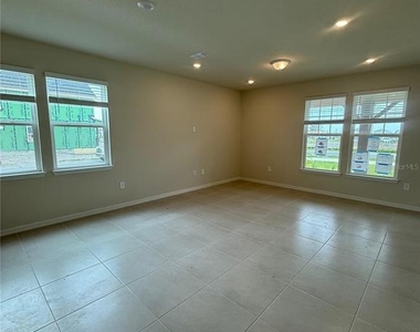 2135 Southbury Drive - Photo Thumbnail 4
