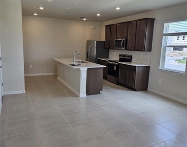 2135 Southbury Drive - Photo Thumbnail 2