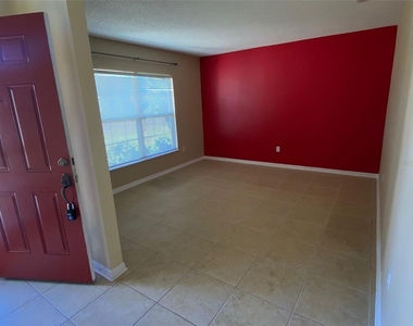 102 Talavera Lane - Photo Thumbnail 6