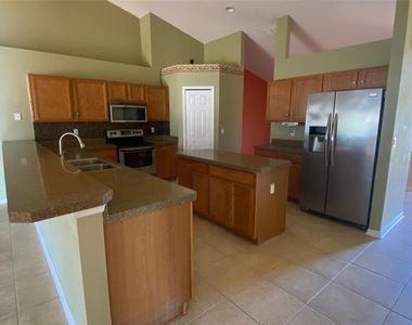 102 Talavera Lane - Photo Thumbnail 4