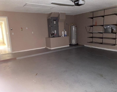 102 Talavera Lane - Photo Thumbnail 18