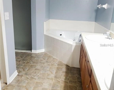 102 Talavera Lane - Photo Thumbnail 13