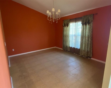 102 Talavera Lane - Photo Thumbnail 9