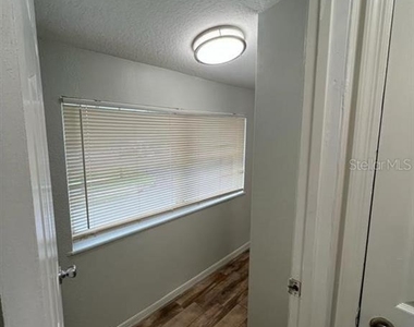 228 N Beaumont Avenue - Photo Thumbnail 8
