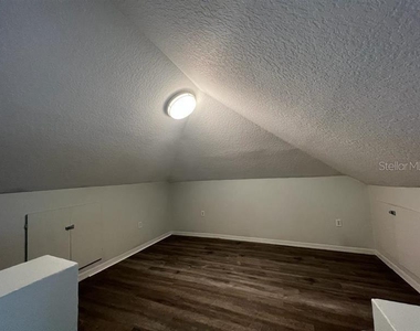 228 N Beaumont Avenue - Photo Thumbnail 6