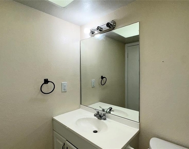 4724 Avon Court - Photo Thumbnail 17