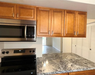 4724 Avon Court - Photo Thumbnail 10