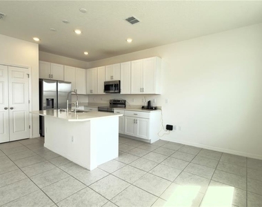 263 Bottle Brush Dr - Photo Thumbnail 7