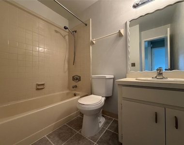 3128 Hempstead Avenue - Photo Thumbnail 14