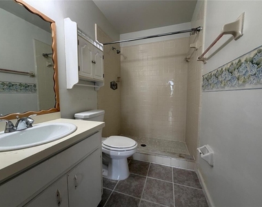 3128 Hempstead Avenue - Photo Thumbnail 11