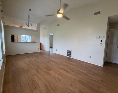 3128 Hempstead Avenue - Photo Thumbnail 2