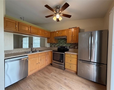 3128 Hempstead Avenue - Photo Thumbnail 4