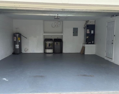 12247 Florida Woods Lane - Photo Thumbnail 9