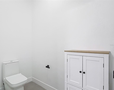174 Ingram Boulevard - Photo Thumbnail 46