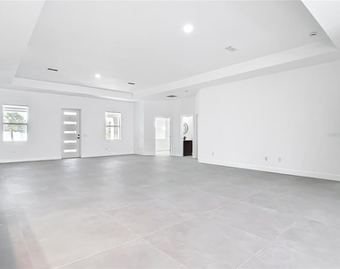 174 Ingram Boulevard - Photo Thumbnail 17