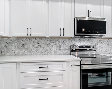174 Ingram Boulevard - Photo Thumbnail 14