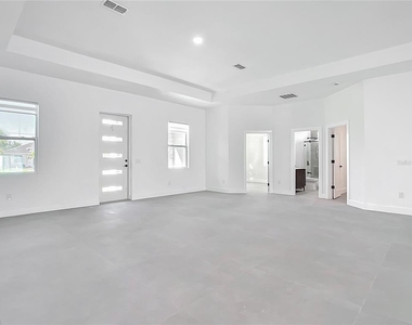 174 Ingram Boulevard - Photo Thumbnail 5