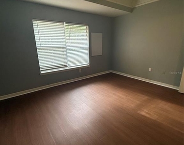 8818 Villa View Circle - Photo Thumbnail 8