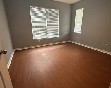 8818 Villa View Circle - Photo Thumbnail 7